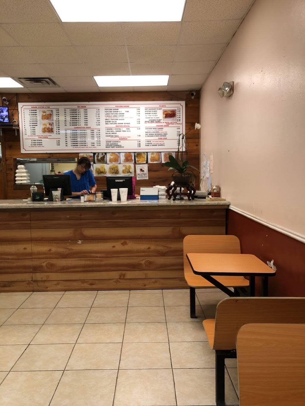 Johns Seafood & Poboy | restaurant | 305 S Burnside Ave, Gonzales, LA 70737, USA | 2256448728 OR +1 225-644-8728