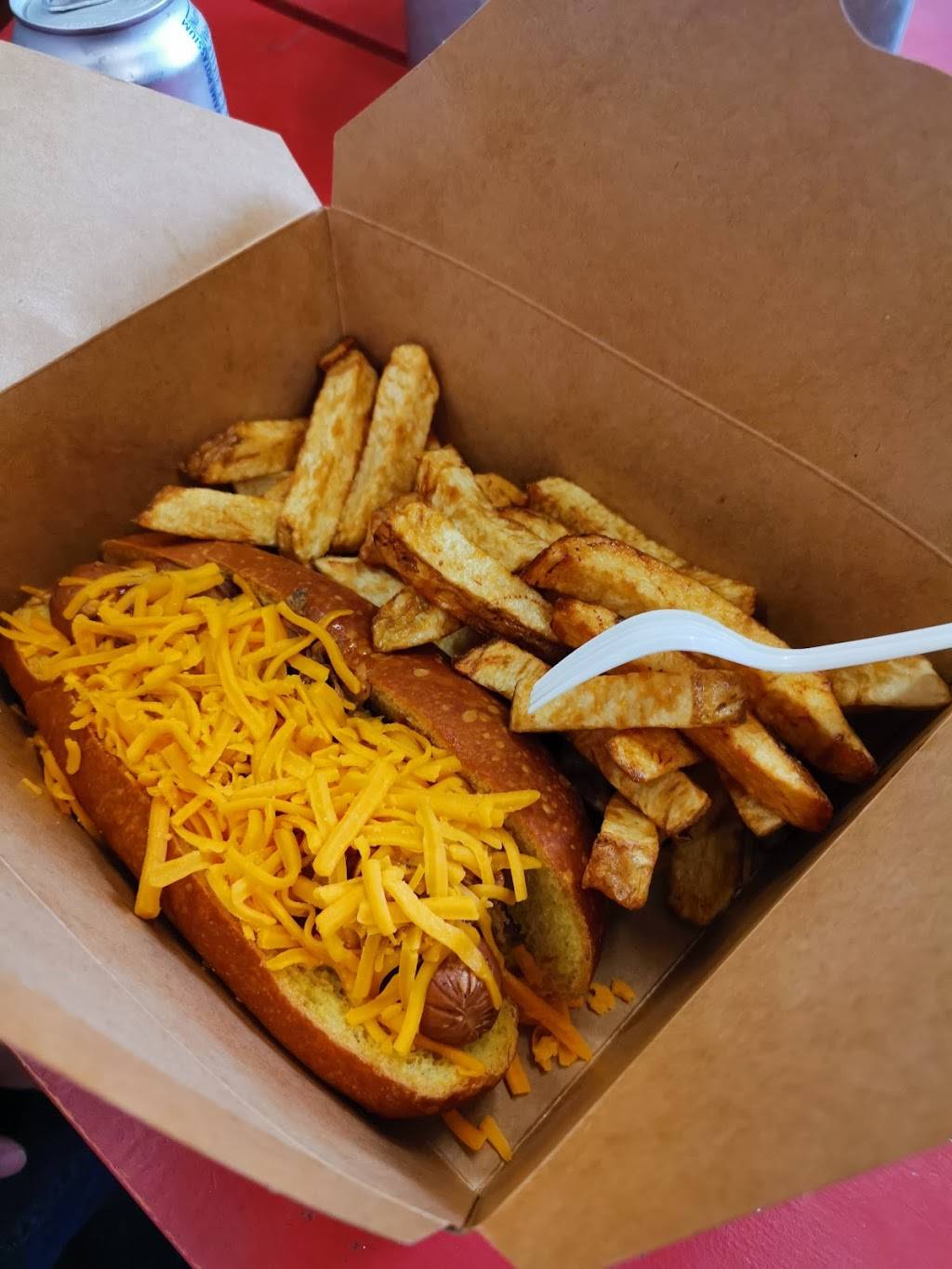 Wuddup Dog | restaurant | 960 King St E, Cambridge, ON N3H 3P3, Canada | 5192193300 OR +1 519-219-3300