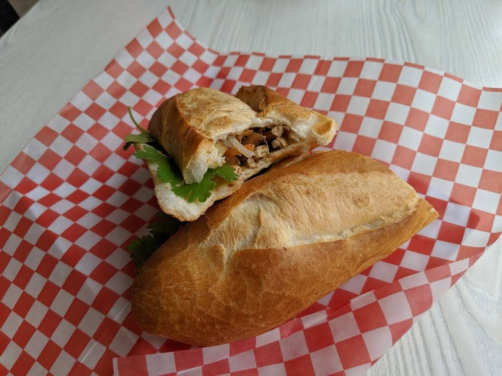 Sapa | restaurant | 4074 Boul St-Laurent, Montréal, QC H2W 1Y9, Canada | 4382902865 OR +1 438-290-2865