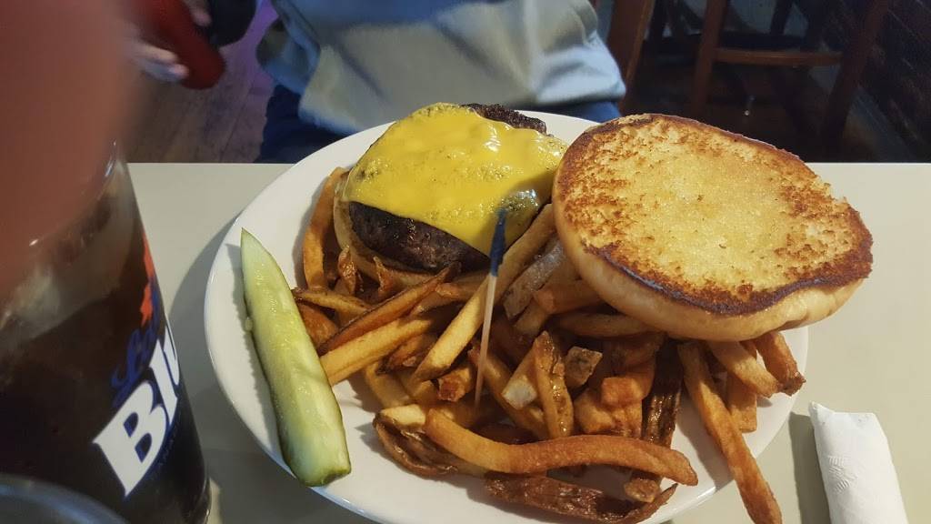 Flat Iron Cafe | restaurant | 1114 Center St, Cleveland, OH 44113, USA | 2166966968 OR +1 216-696-6968