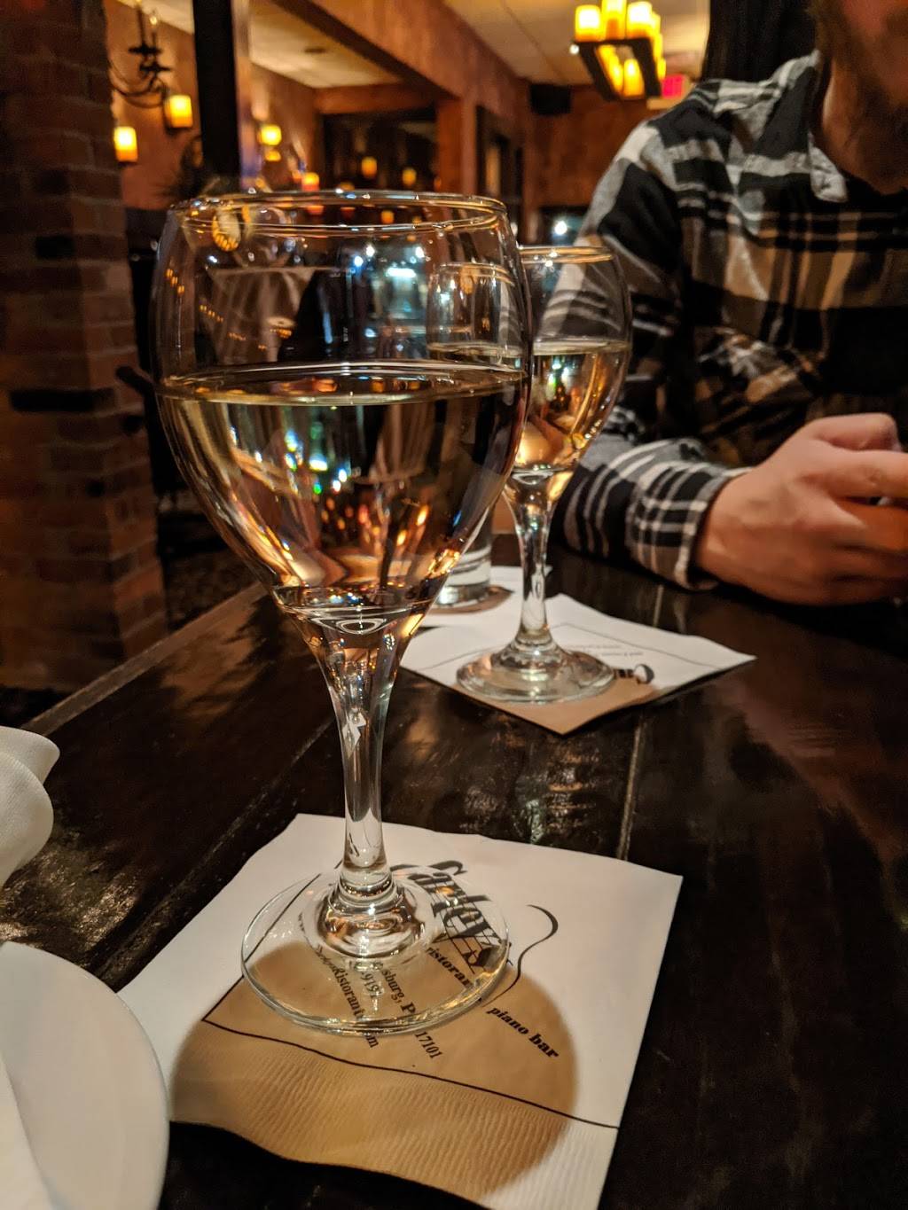 Carleys Ristorante | restaurant | 204 Locust St, Harrisburg, PA 17101, USA | 7179099191 OR +1 717-909-9191