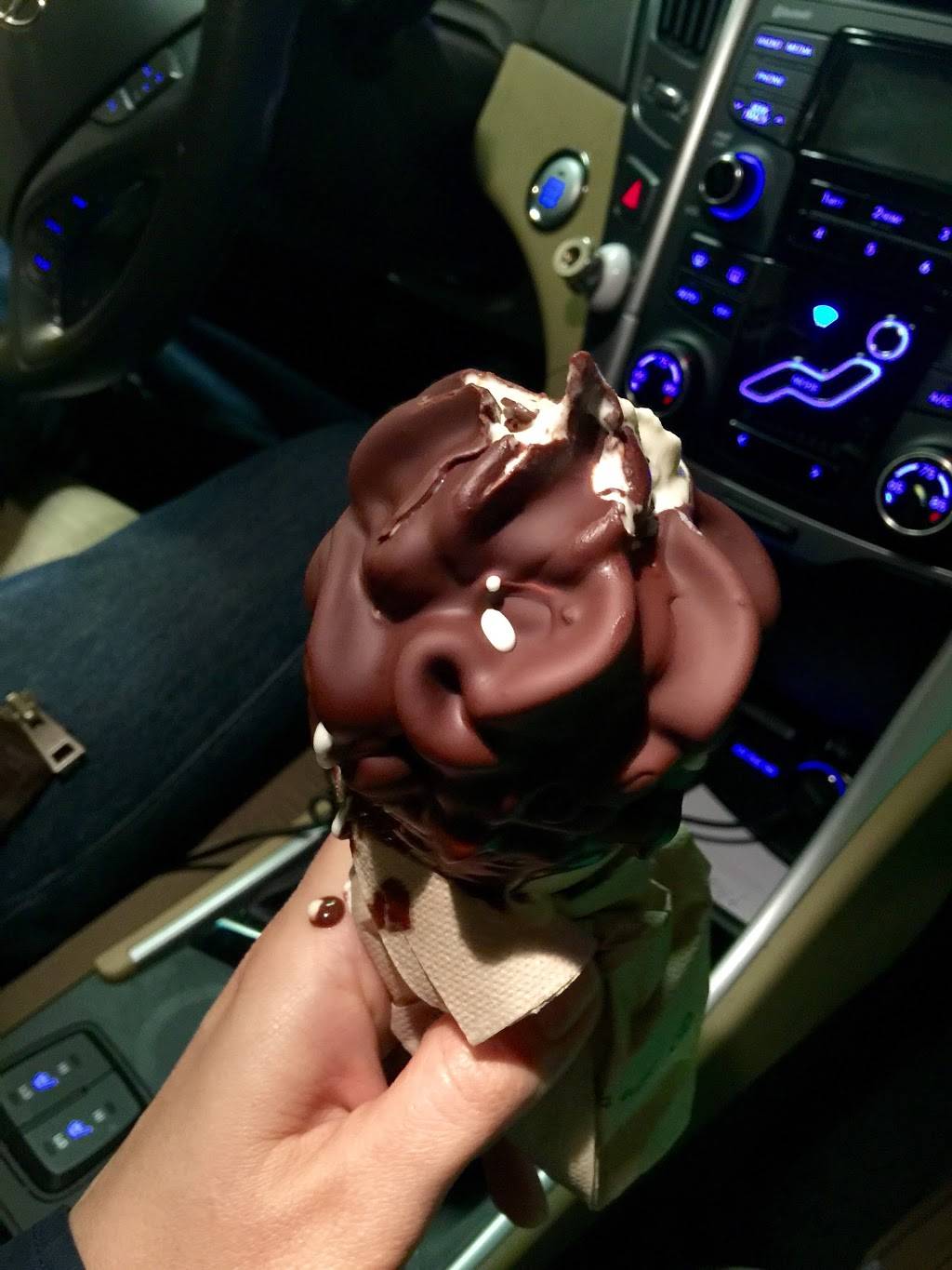 Wienerschnitzel | restaurant | 2464 Florin Rd, Sacramento, CA 95822, USA | 9164276625 OR +1 916-427-6625