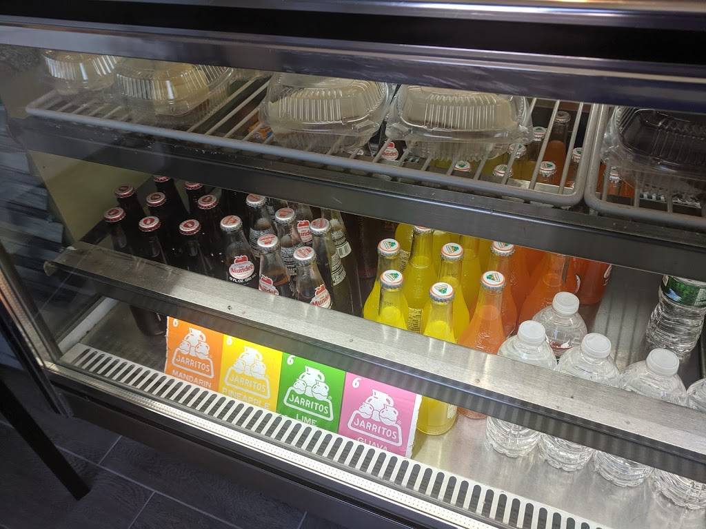 El Senor De Los Tamales | restaurant | 262 Franklin Ave, Hartford, CT 06114, USA | 8609049628 OR +1 860-904-9628