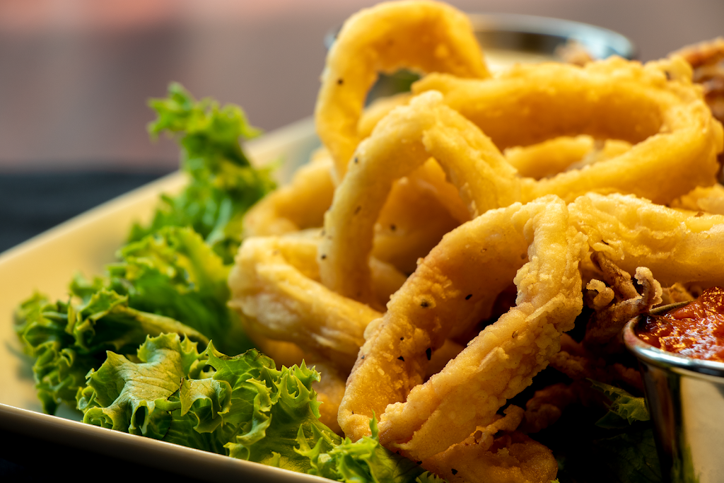 Fireside Bar & Grill | restaurant | 385 Boston Post Rd, Orange, CT 06477, USA | 4752099411 OR +1 475-209-9411