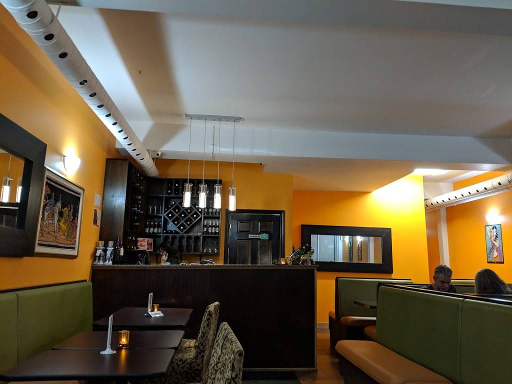 Indian Hut Restaurant | restaurant | 3 Mountain St, Grimsby, ON L3M 3J5, Canada | 2893360718 OR +1 289-336-0718