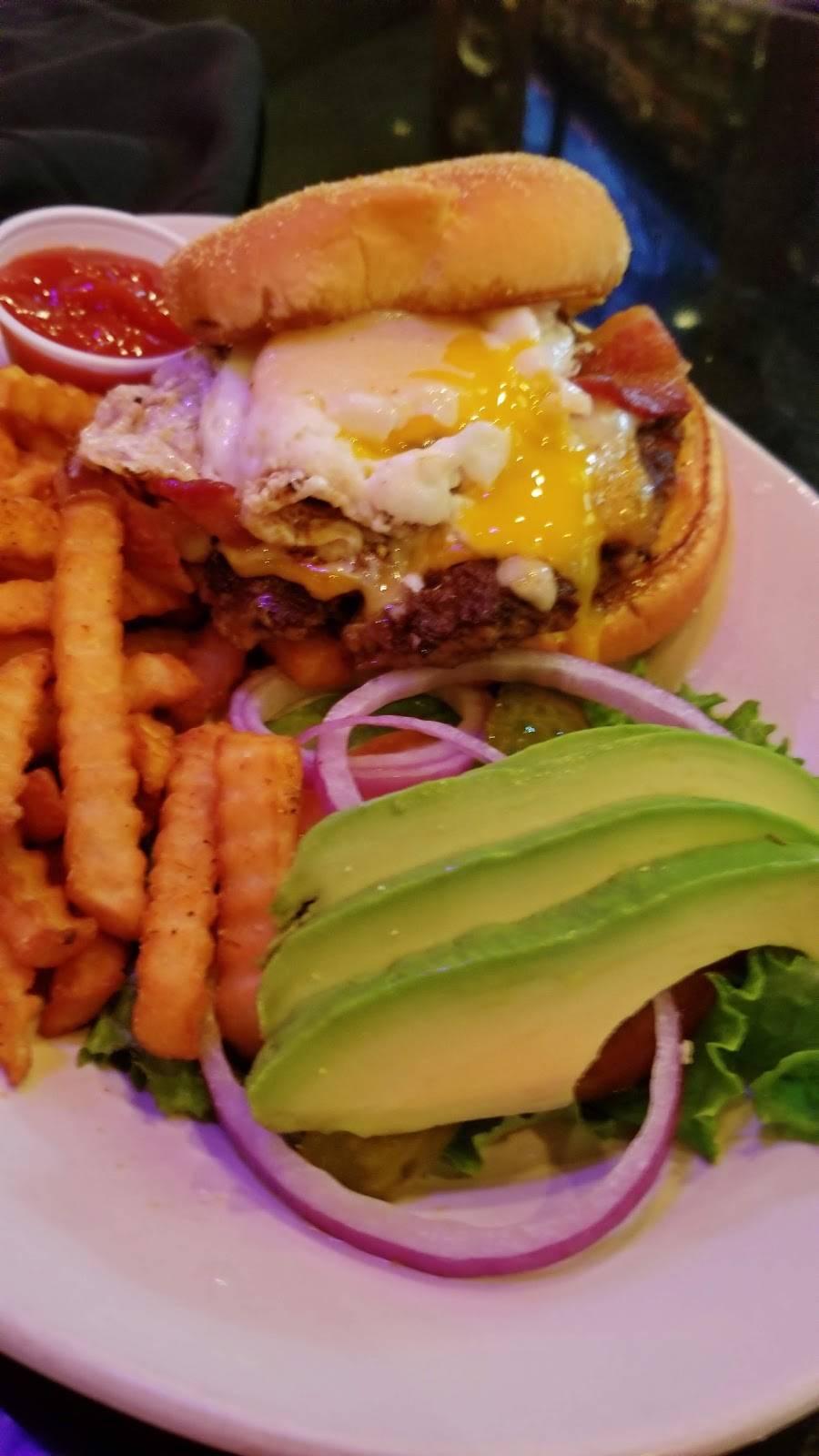 Fat Daddys Sports & Spirits | restaurant | 781 W Debbie Ln, Mansfield, TX 76063, USA | 8174530188 OR +1 817-453-0188