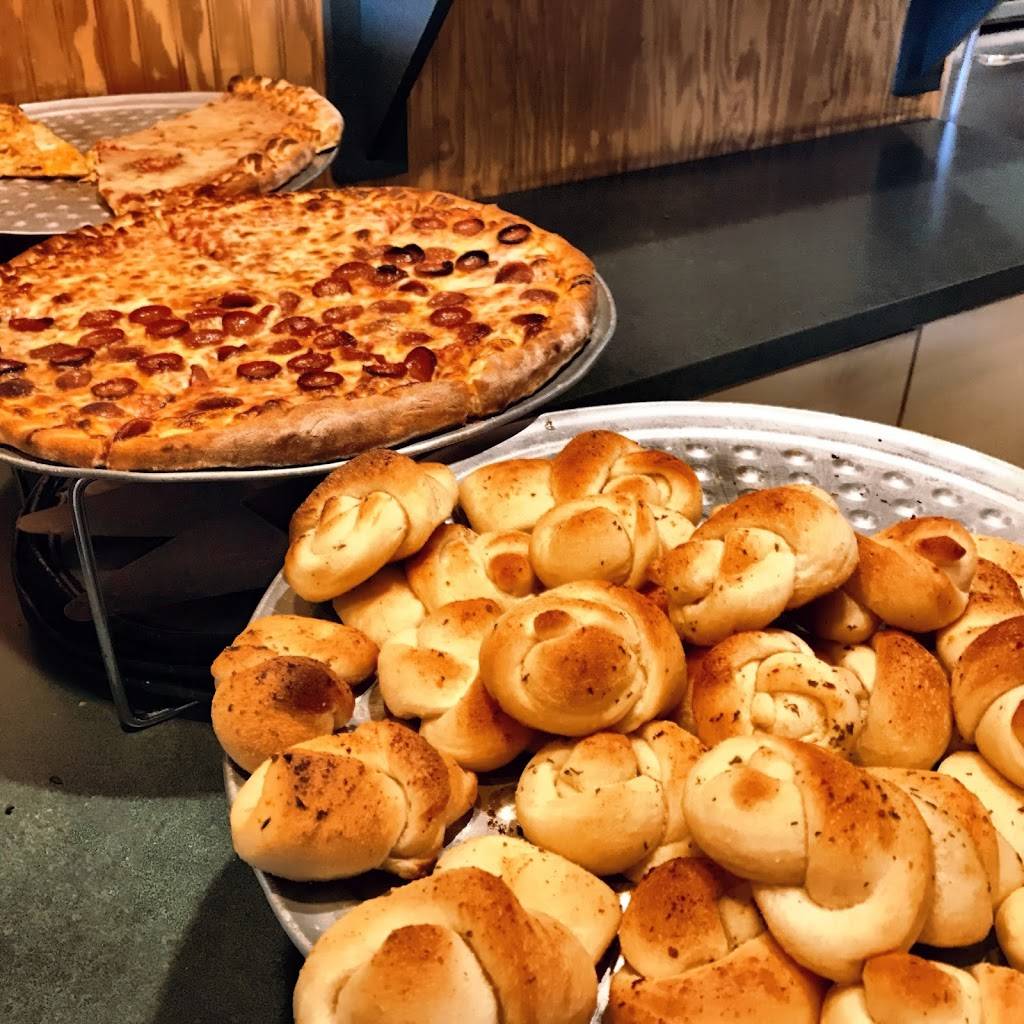 DJs Pizzeria | restaurant | 2139 N Union St, Spencerport, NY 14559, USA | 5853521199 OR +1 585-352-1199