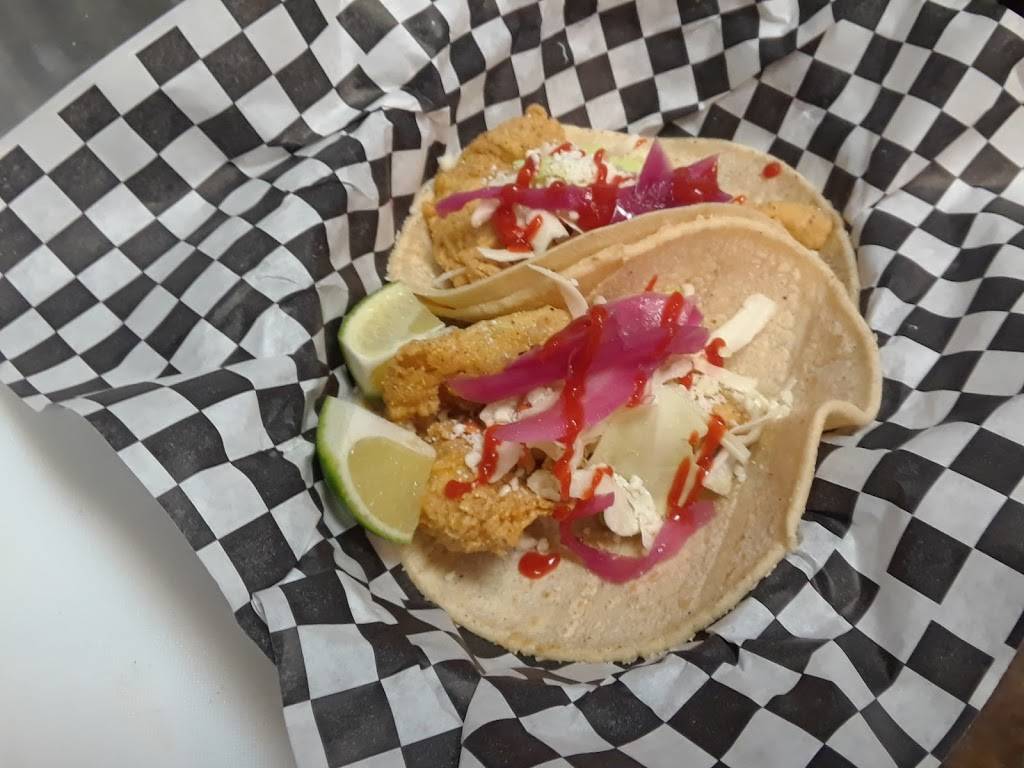 Aces Sports Bar SA | restaurant | 8373 Perrin Beitel Rd, San Antonio, TX 78218, USA | 2103142133 OR +1 210-314-2133