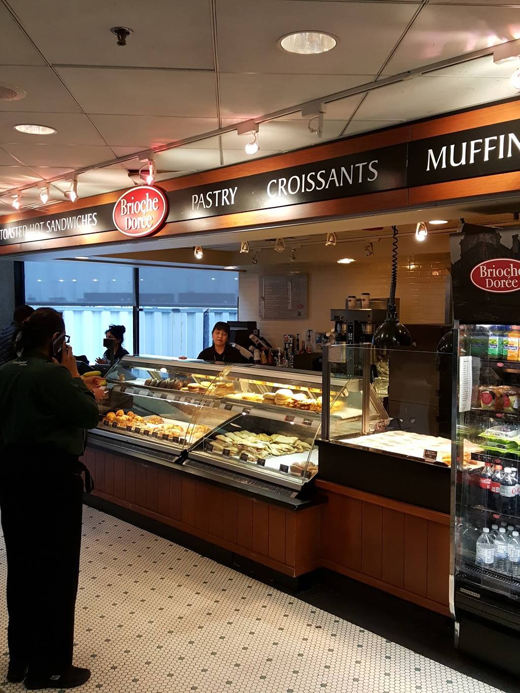 Brioche Doree | restaurant | 10000 W OHare Ave, Chicago, IL 60666, USA | 7736866180 OR +1 773-686-6180