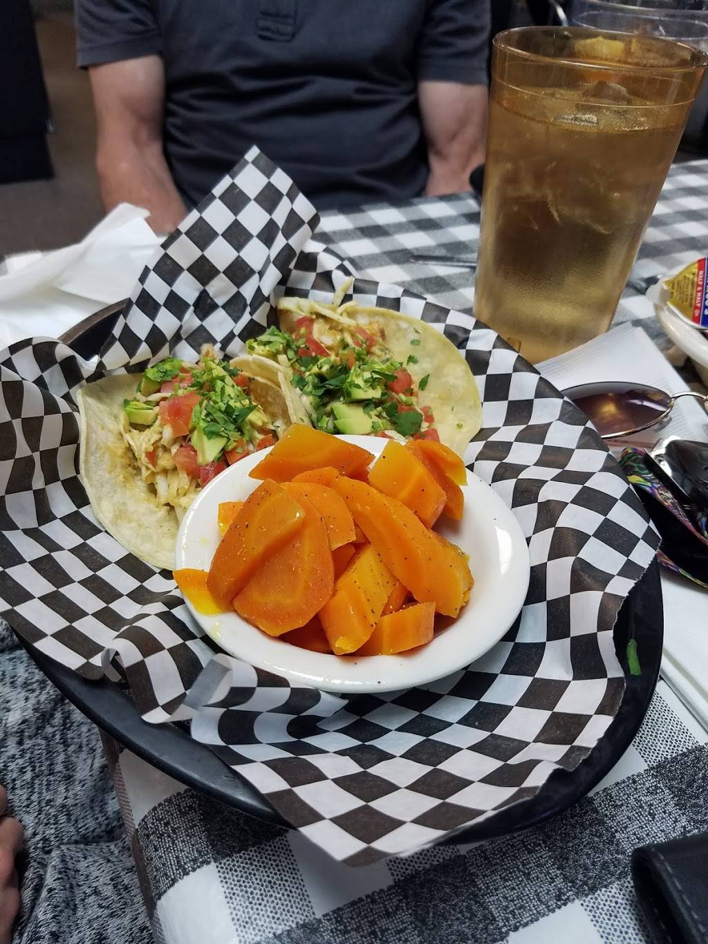 Division Street Diner | restaurant | 1800 W Division St, Arlington, TX 76012, USA | 8172741606 OR +1 817-274-1606