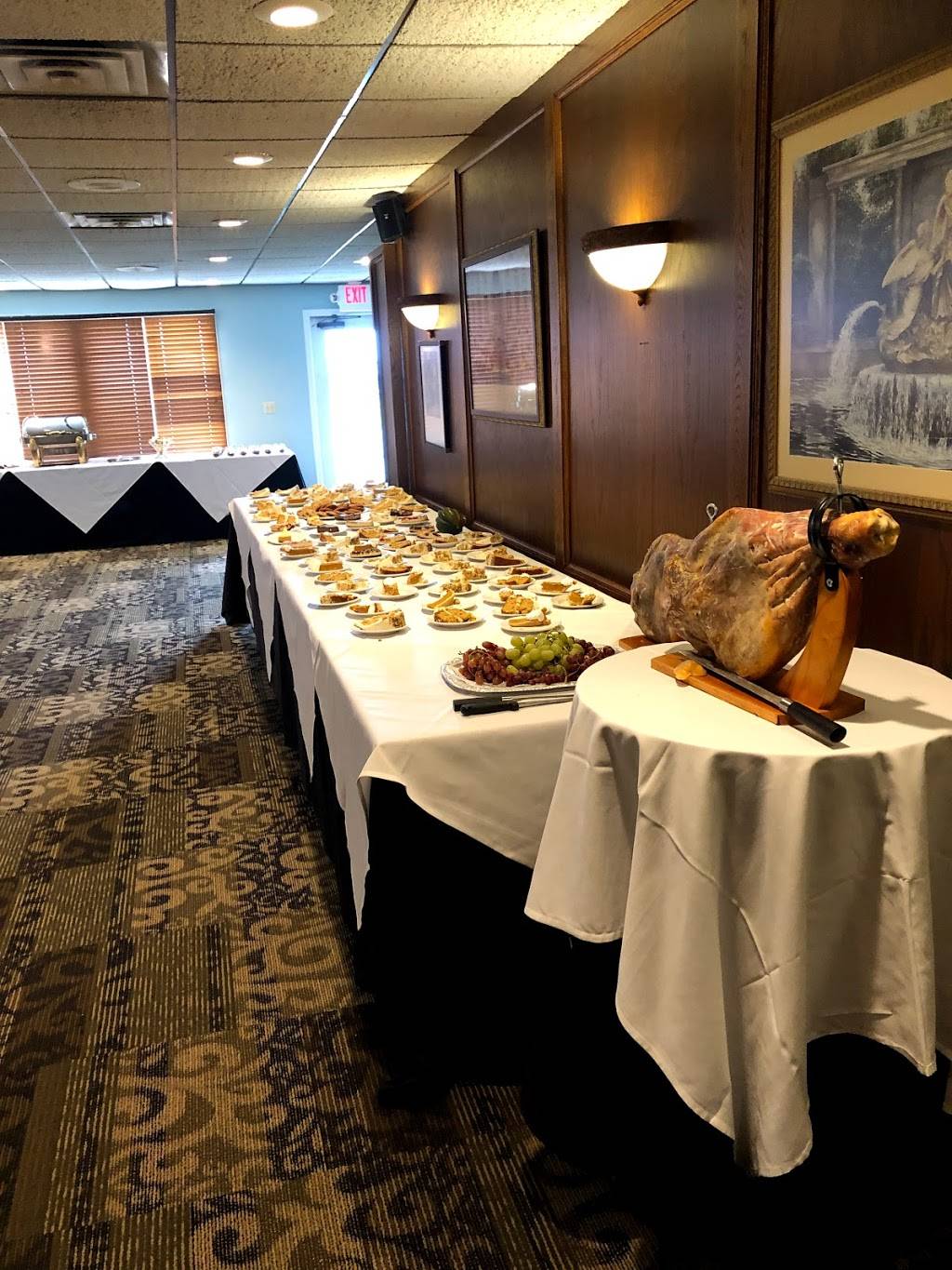 Beacon Club | restaurant | 5830 Portage Rd, Portage, MI 49002, USA | 2693439000 OR +1 269-343-9000