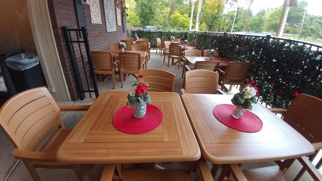 Ninos Italian Restaurant | restaurant | 32652 Center Ridge Rd, North Ridgeville, OH 44039, USA | 4403539580 OR +1 440-353-9580