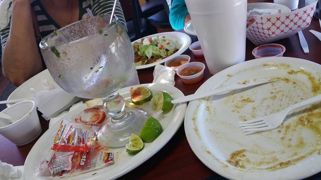 Las Delicias Sport Taqueria | restaurant | 29483 The Old Rd, Castaic, CA 91384, USA | 6612956992 OR +1 661-295-6992