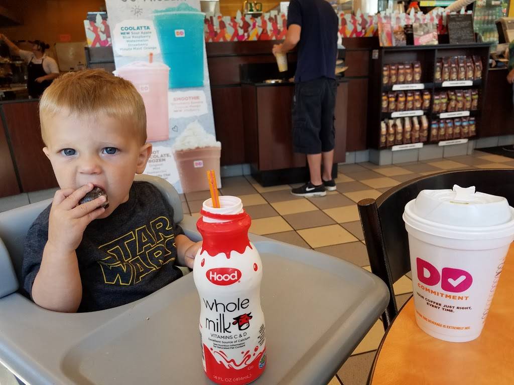 Dunkin | bakery | 575 Dartmouth St, Dartmouth, MA 02748, USA | 5089841045 OR +1 508-984-1045