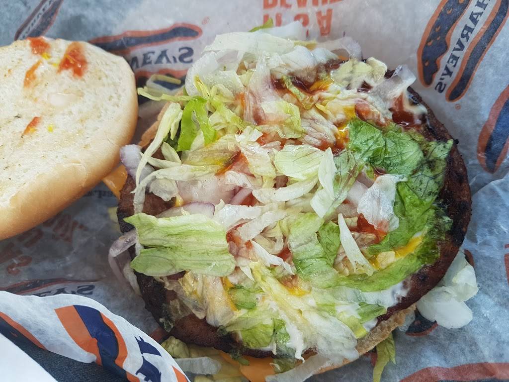 Harveys | restaurant | 17860 Yonge St, Newmarket, ON L3Y 8S1, Canada | 9058983987 OR +1 905-898-3987