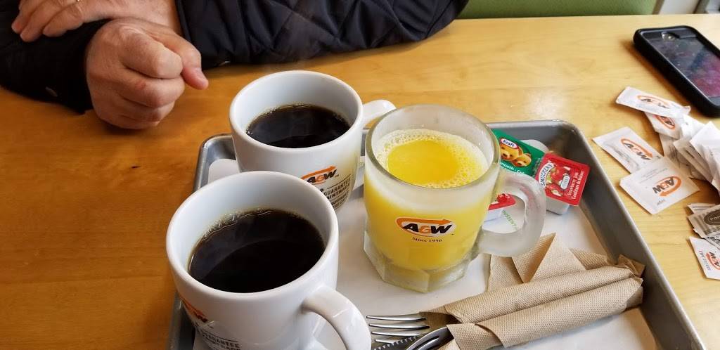 A&W Canada | restaurant | 1510 Boulevard Gréber, Gatineau, QC J8R 0E1, Canada | 8195767880 OR +1 819-576-7880