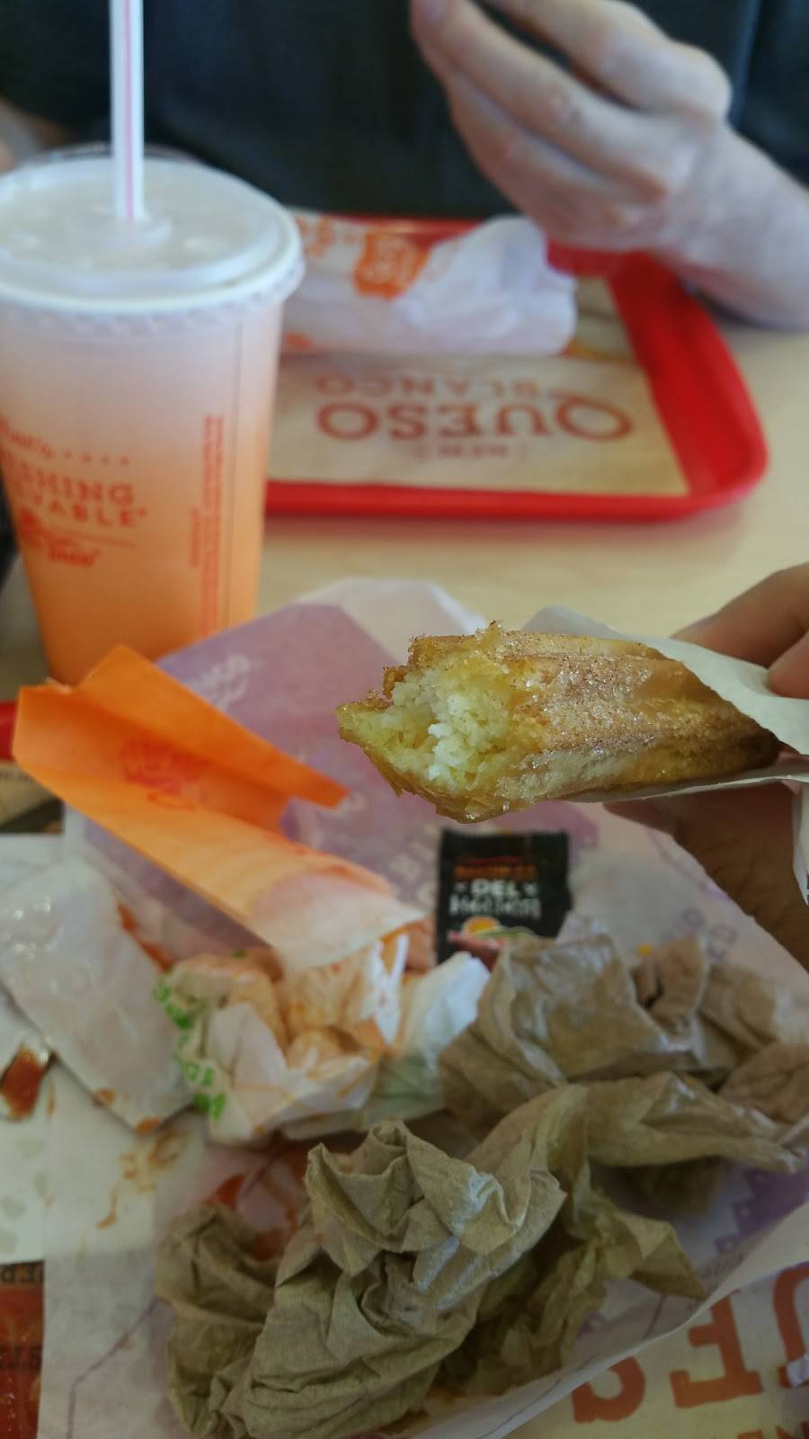 Del Taco | meal takeaway | 4547 Campus Dr, Irvine, CA 92612, USA | 9498547102 OR +1 949-854-7102