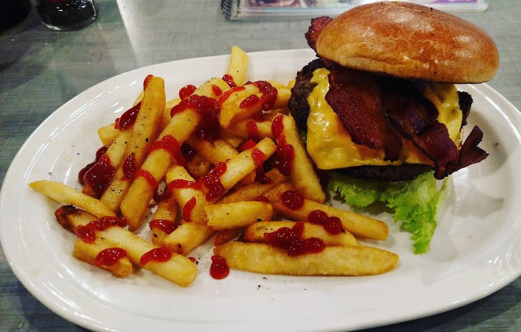 Friendlys | restaurant | 222 Winthrop Ave, Lawrence, MA 01843, USA | 9786898565 OR +1 978-689-8565