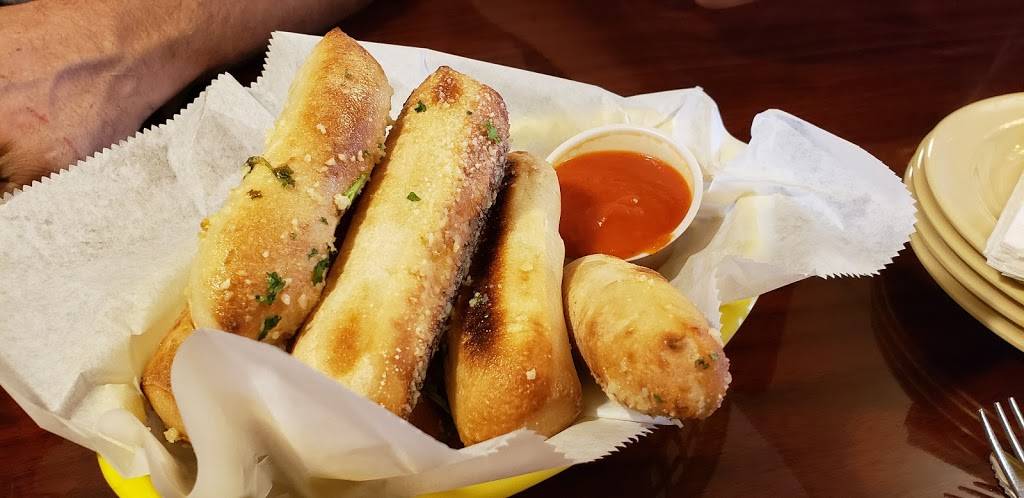 La Villa Italian Restaurant | restaurant | 8109 Timberlake Rd, Lynchburg, VA 24502, USA | 4345824700 OR +1 434-582-4700