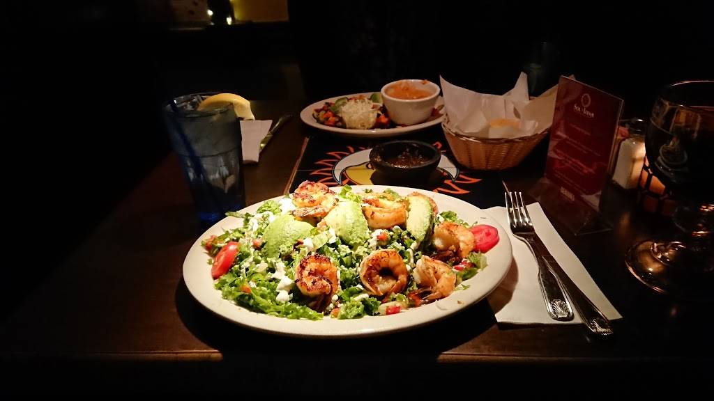 Sol Y Luna | restaurant | 19601 Ventura Blvd, Tarzana, CA 91356, USA | 8183438488 OR +1 818-343-8488