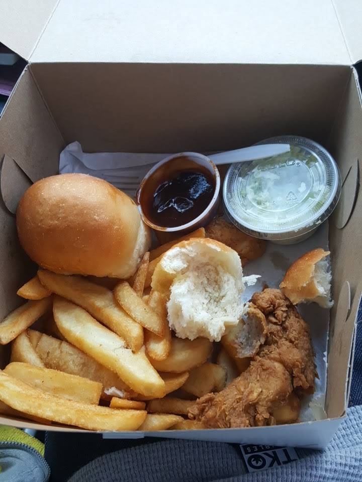 Donahoos Golden Chicken | restaurant | 1074 N Garey Ave, Pomona, CA 91767, USA | 9096223213 OR +1 909-622-3213