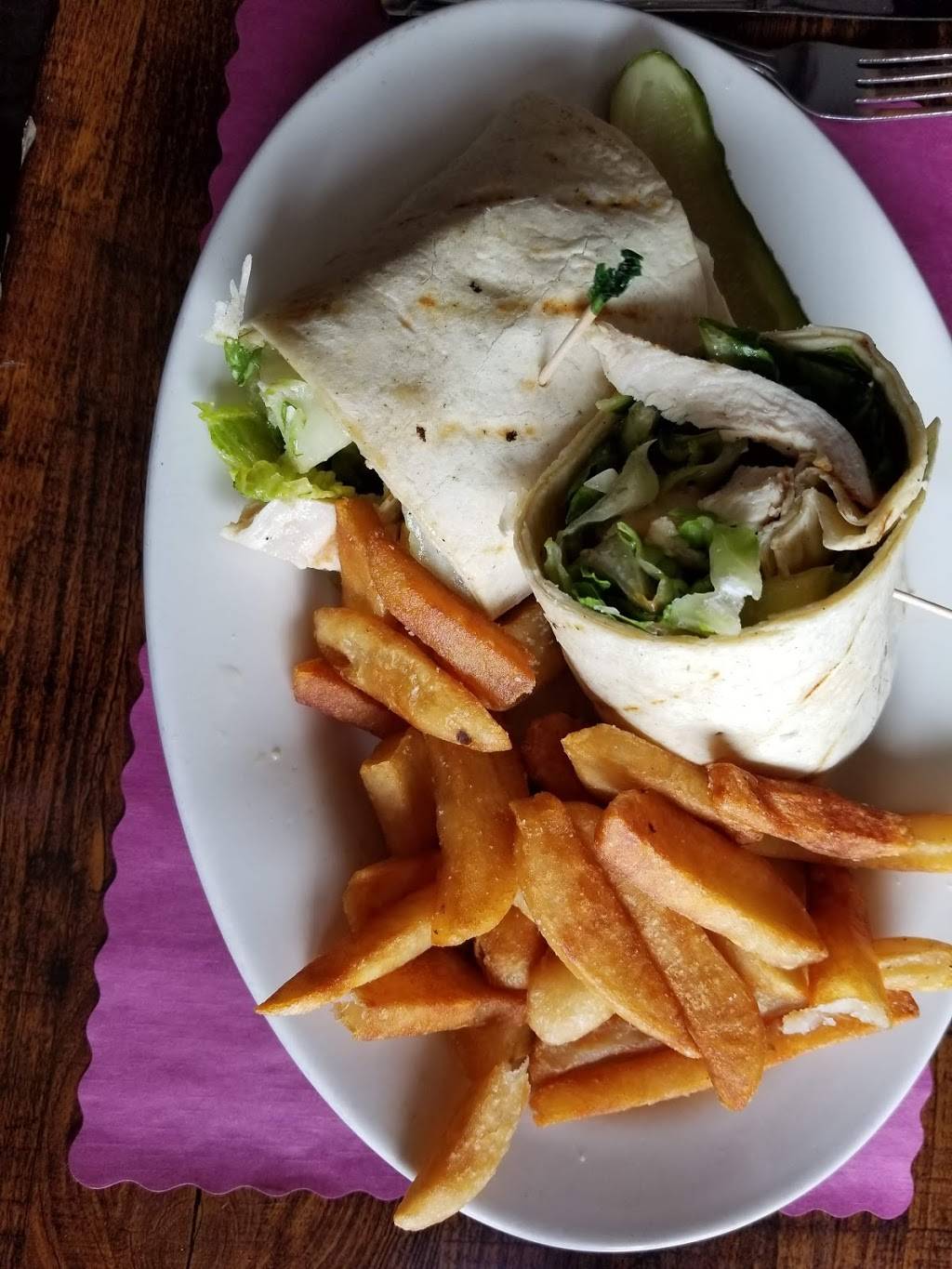 McGuires Ale House | restaurant | 130 Mt Pleasant Rd, Newtown, CT 06470, USA | 2032703999 OR +1 203-270-3999