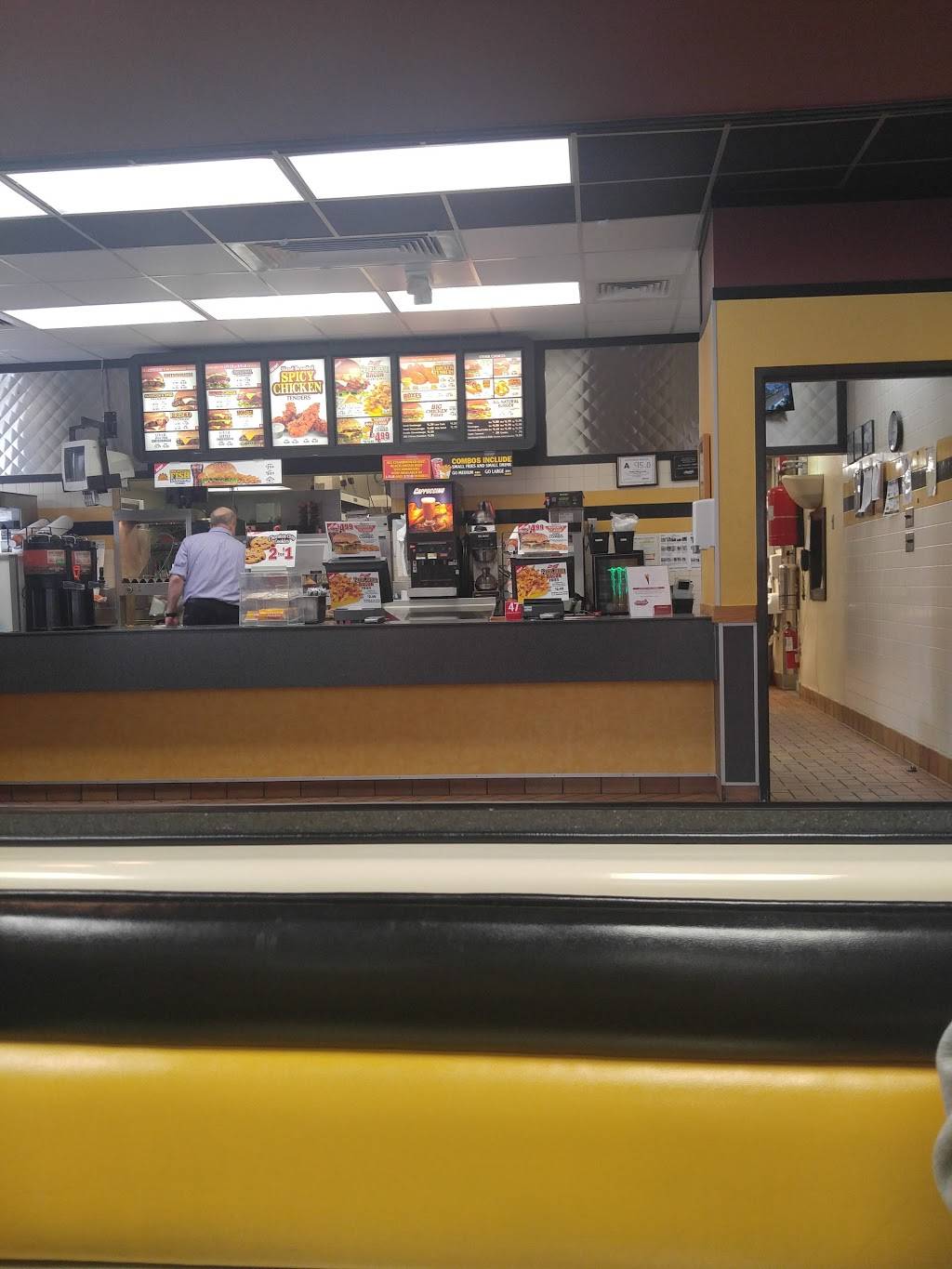 Hardees | restaurant | 610 Blowing Rock Rd, Boone, NC 28607, USA | 8282643414 OR +1 828-264-3414