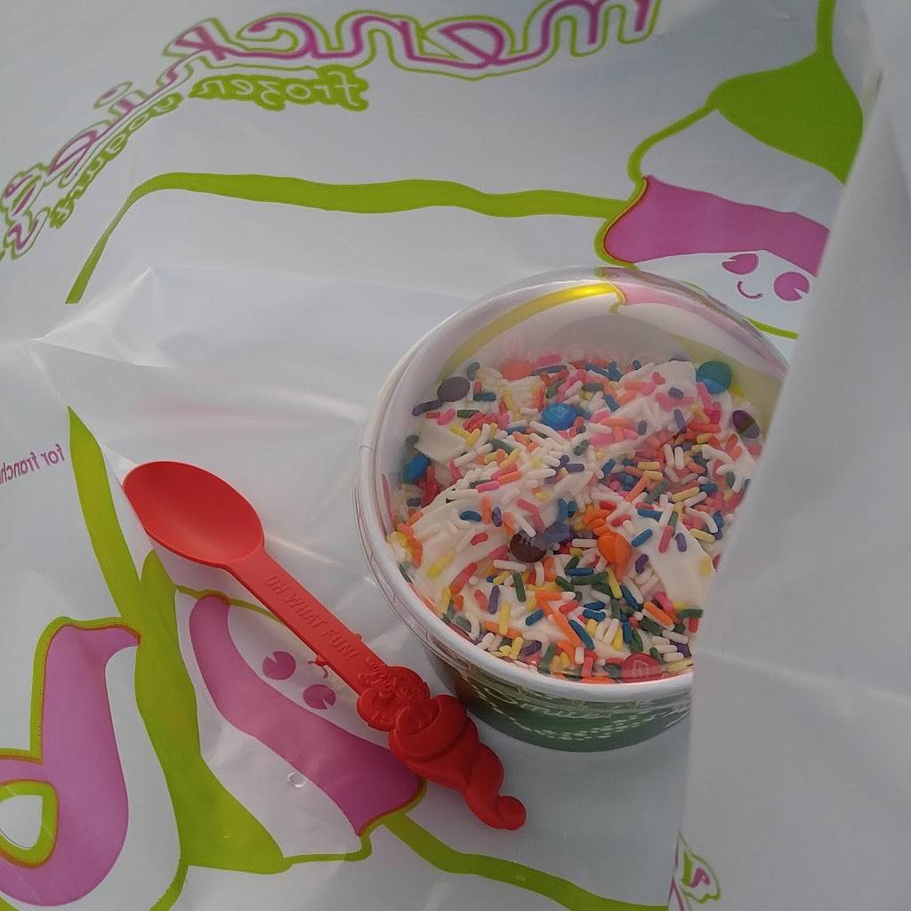 Menchies Frozen Yogurt | bakery | 85 N Hamilton Rd, Gahanna, OH 43230, USA | 6144724044 OR +1 614-472-4044