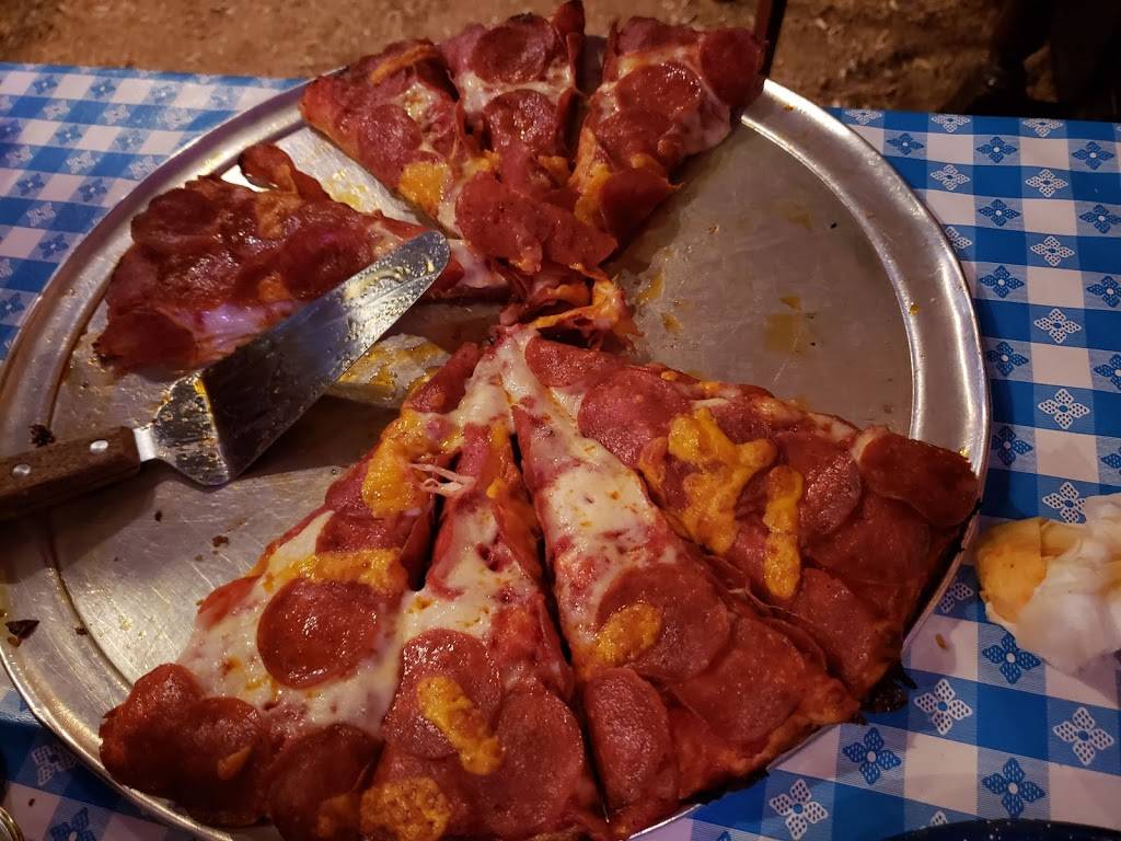 Klondike Pizza | restaurant | 104 Bridge St, Arroyo Grande, CA 93420, USA | 8054815288 OR +1 805-481-5288