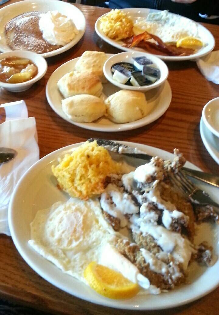 Cracker Barrel Old Country Store | restaurant | 7720 Main St Ste 19, Fogelsville, PA 18051, USA | 6104810055 OR +1 610-481-0055