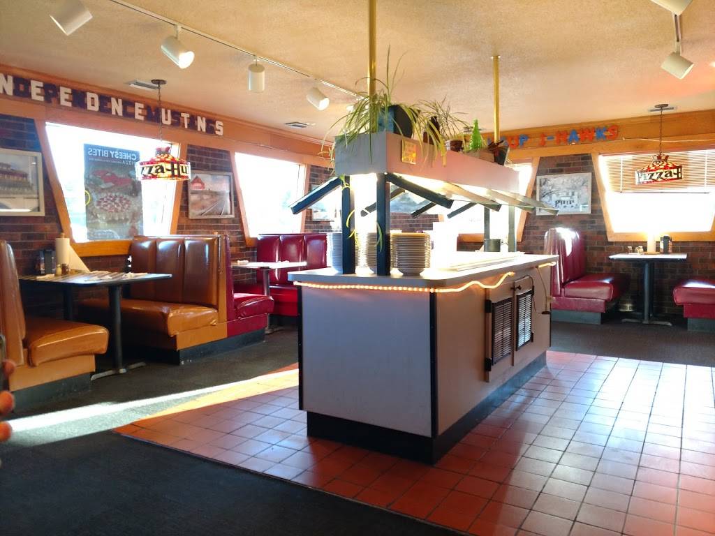 Pizza Hut | meal takeaway | 1640 1st St W, Independence, IA 50644, USA | 3193342515 OR +1 319-334-2515