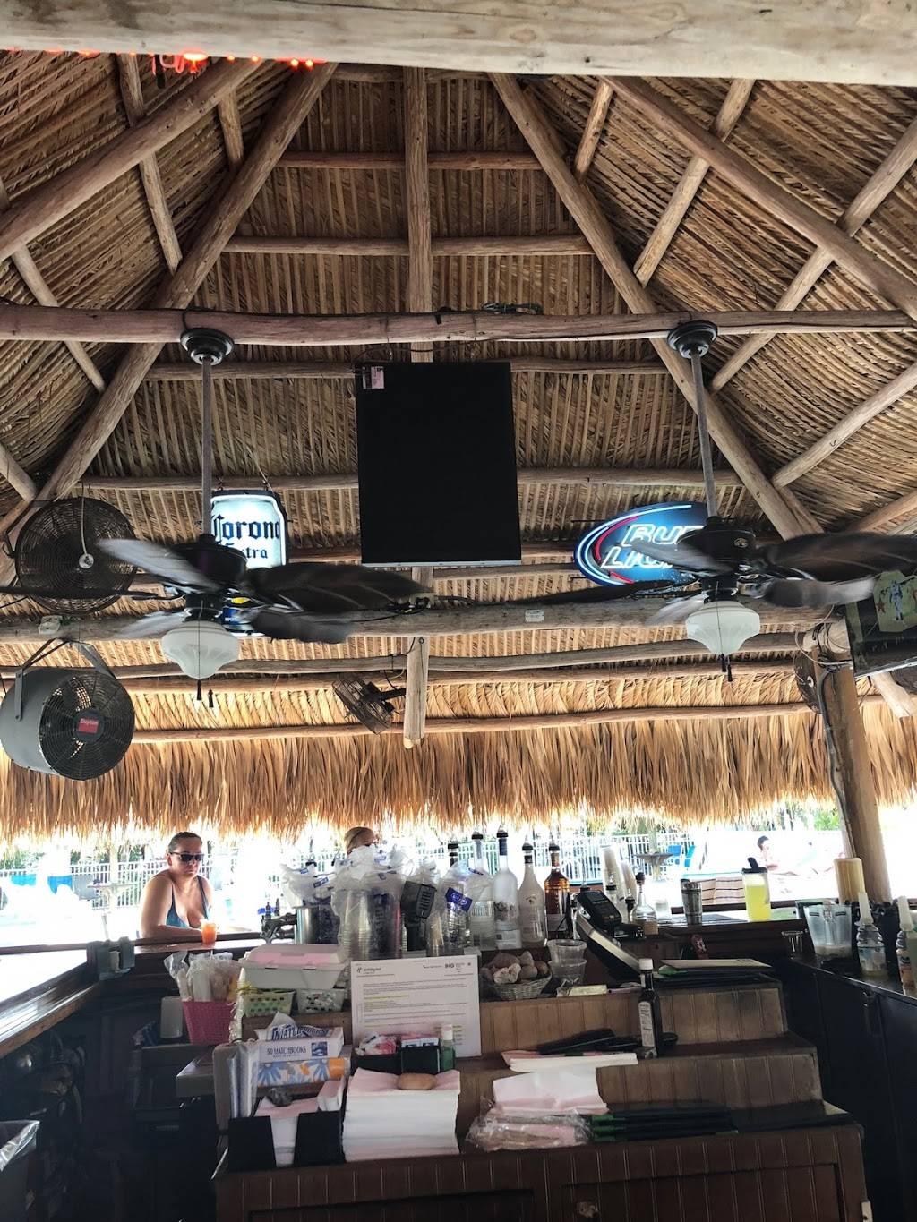 Bogies Cafe | cafe | 99701 Overseas Hwy, Key Largo, FL 33037, USA | 3054512121 OR +1 305-451-2121