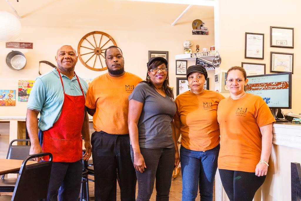 M & J Soul Food Restaurant | restaurant | 9301 Lake Forest Blvd #107, New Orleans, LA 70127, USA | 5043042703 OR +1 504-304-2703