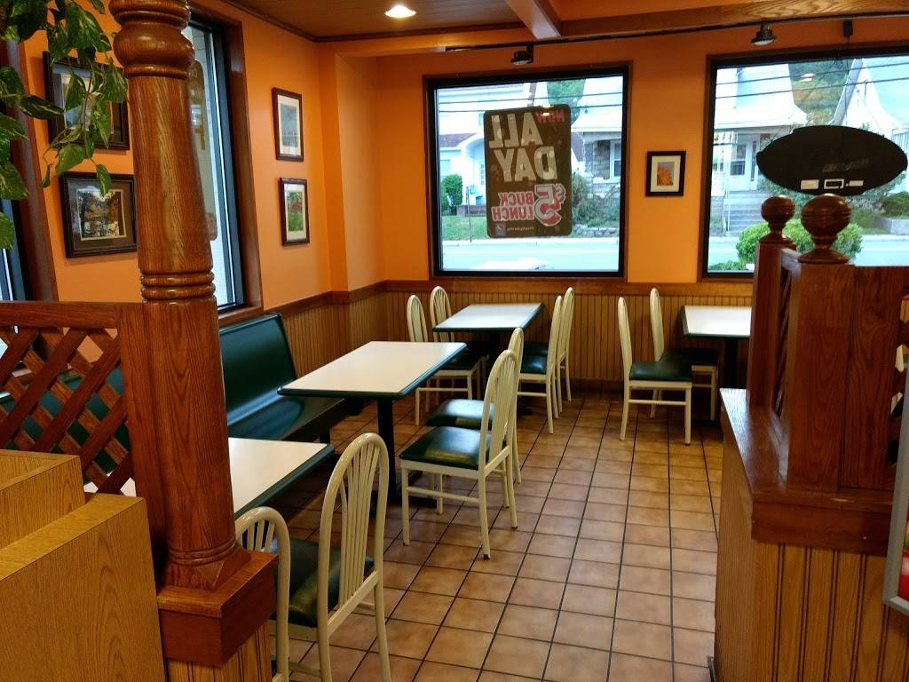 Dairy Queen | restaurant | 526 W 4th St, Lewistown, PA 17044, USA | 7172489772 OR +1 717-248-9772