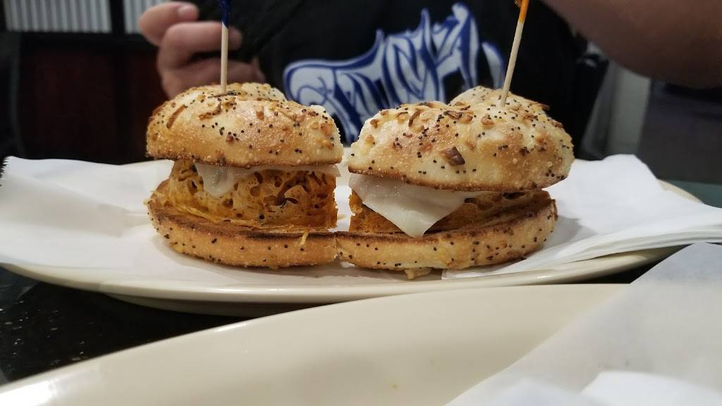 Yum Yum Donuts | cafe | 14425 Sherman Way, Van Nuys, CA 91405, USA | 8189897074 OR +1 818-989-7074