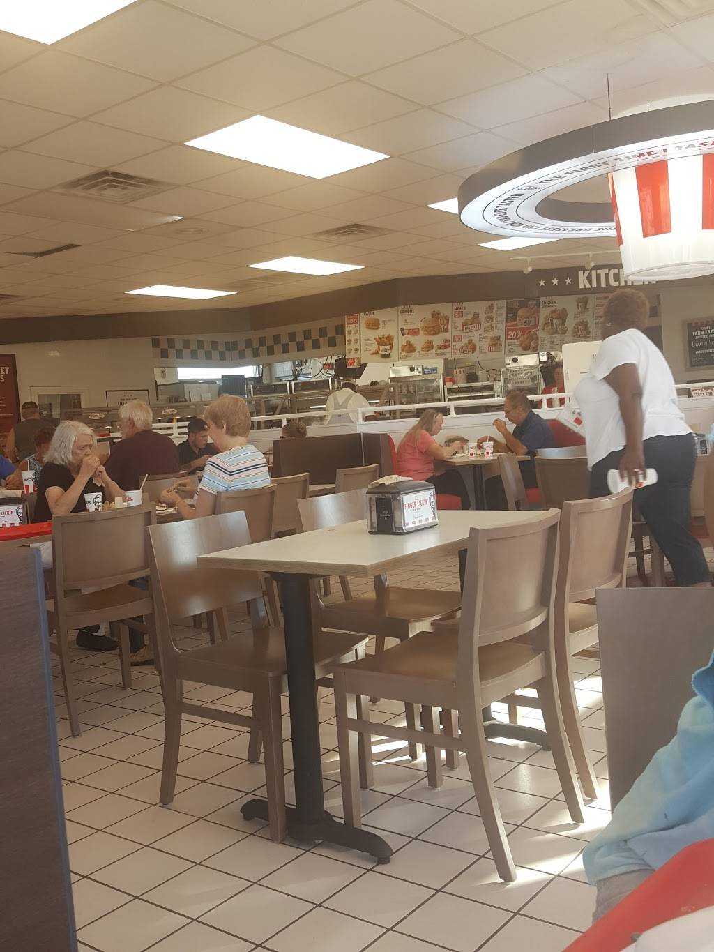KFC | restaurant | 1211 N Westwood Blvd, Poplar Bluff, MO 63901, USA | 5737853773 OR +1 573-785-3773