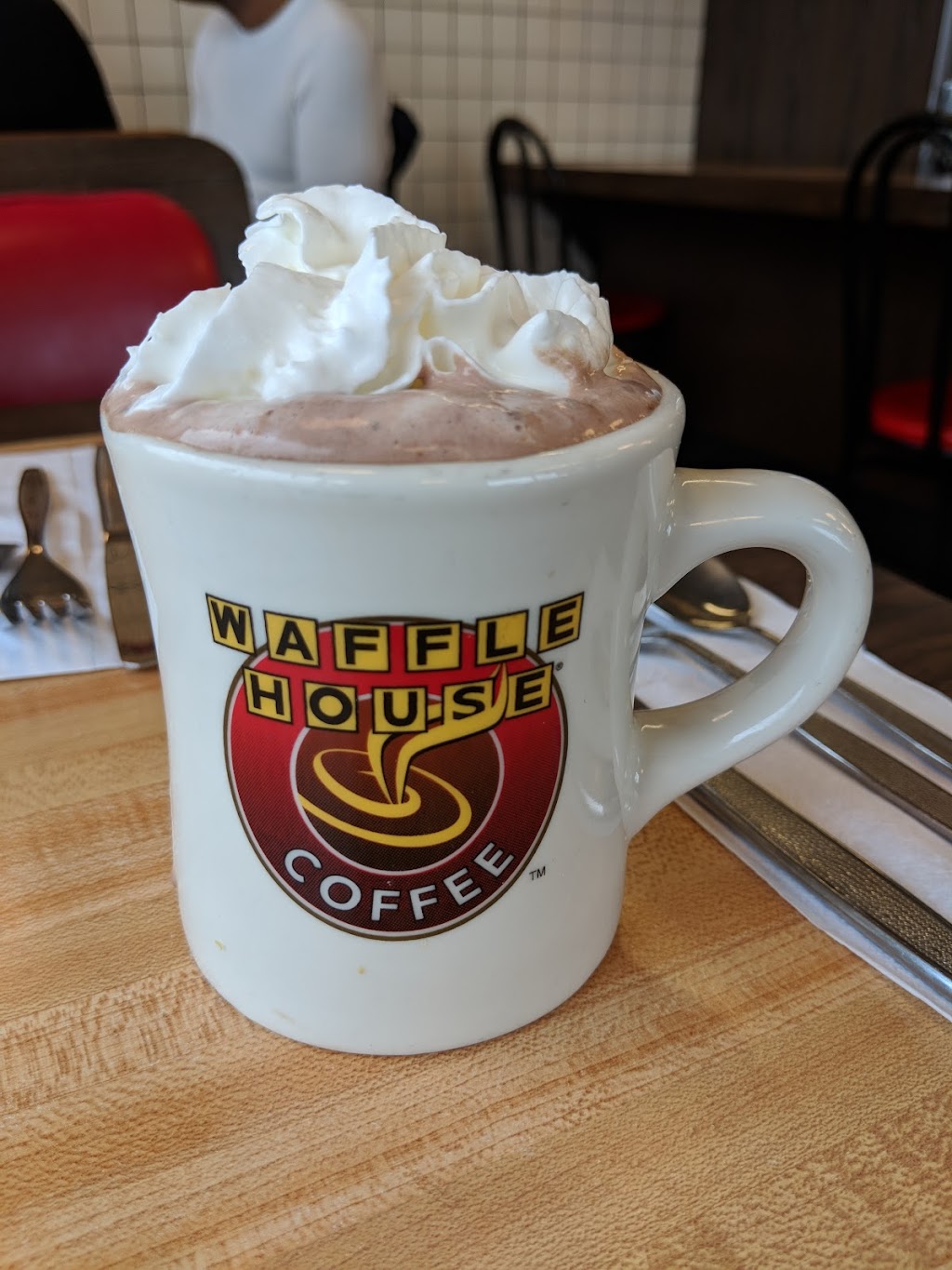 Waffle House | meal takeaway | 401 E Gregory St, Pensacola, FL 32502, USA | 8504388805 OR +1 850-438-8805