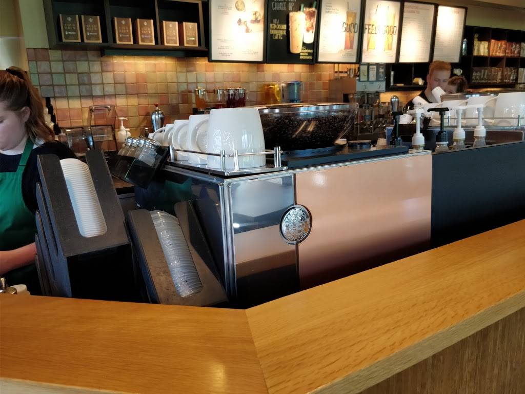 Starbucks | cafe | 13480 Briar St, Leawood, KS 66209, USA | 9132390902 OR +1 913-239-0902