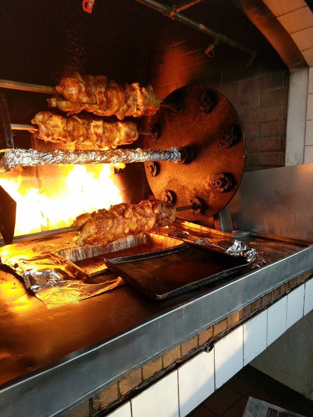 Chicken Plus Greek Cuisine | restaurant | 309 W Mission Ave, Escondido, CA 92025, USA | 7604801348 OR +1 760-480-1348