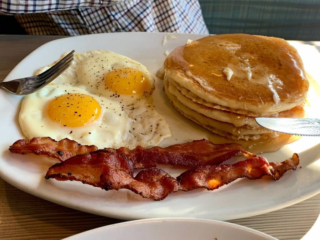 Perkins Restaurant & Bakery | restaurant | 1495 County B Rd W, Roseville, MN 55113, USA | 6516338080 OR +1 651-633-8080