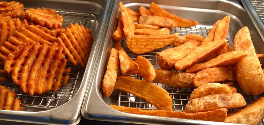 Krispy Krunchy Chicken | restaurant | 43673 John Mosby Hwy, Chantilly, VA 20152, USA | 7033273942 OR +1 703-327-3942