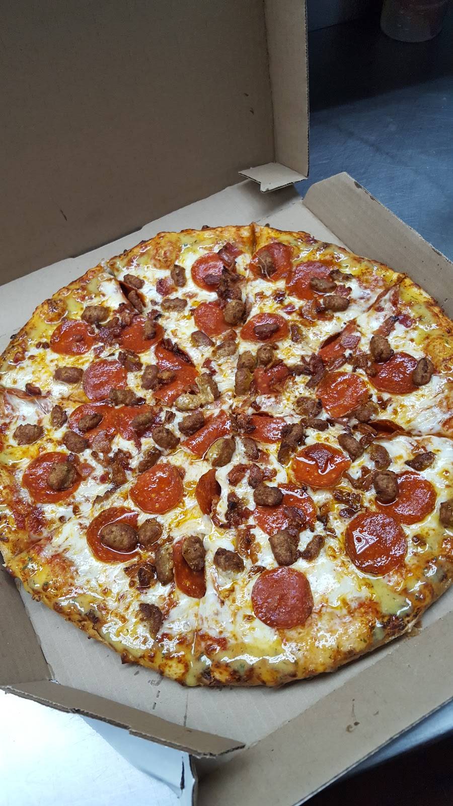 Dominos Pizza | meal delivery | 4608 W Fullerton Ave, Chicago, IL 60639, USA | 7737729000 OR +1 773-772-9000