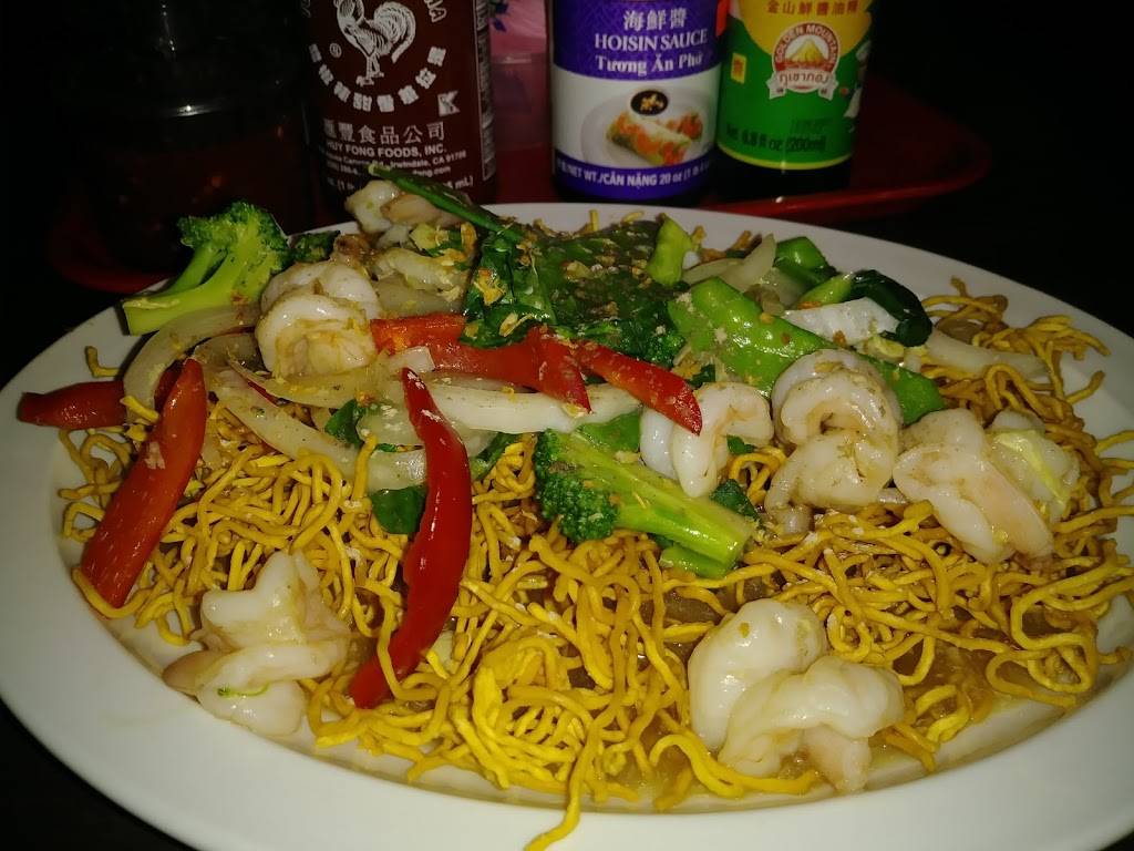 Thai Hut Restaurant & Oriental Market | restaurant | 202 W Mountain St, Kings Mountain, NC 28086, USA | 7047504708 OR +1 704-750-4708