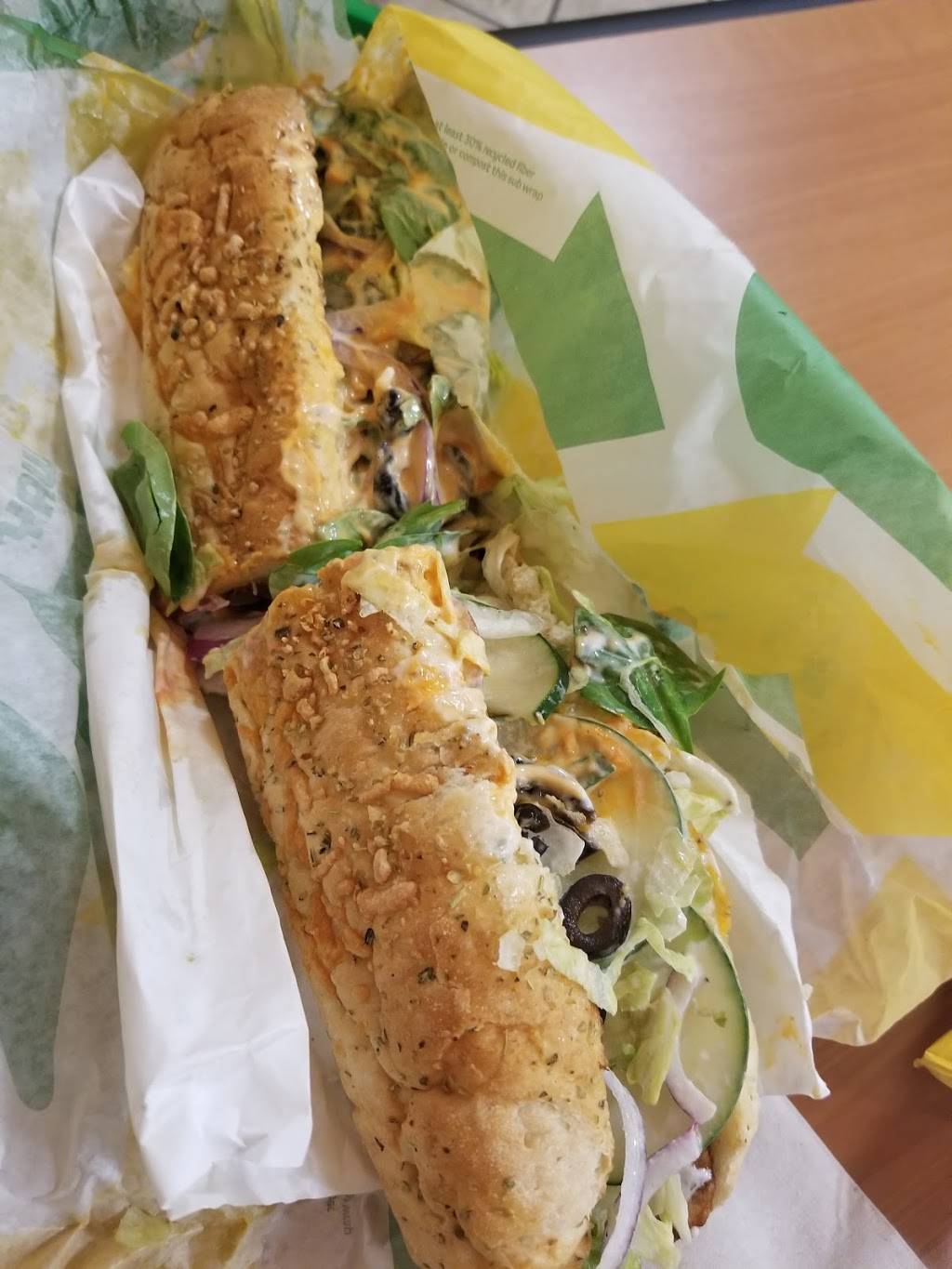 Subway | meal takeaway | 3650 Bee Ridge Rd Store #05, Sarasota, FL 34233, USA | 9419291213 OR +1 941-929-1213