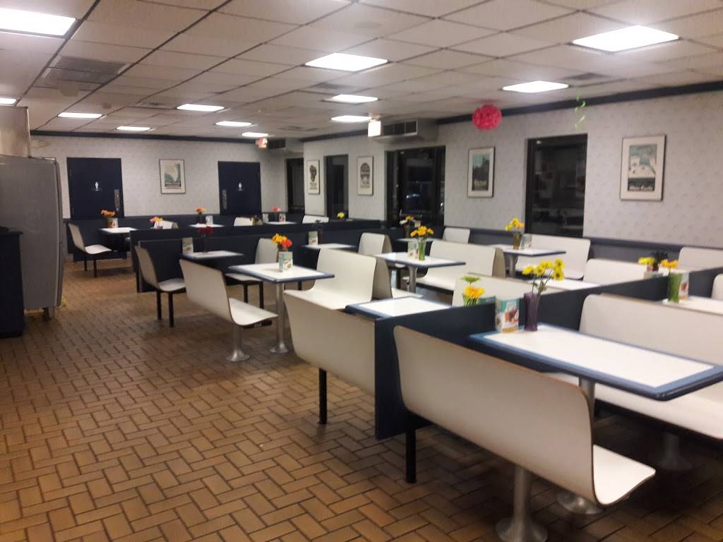 White Castle | restaurant | 21400 Woodward Ave, Ferndale, MI 48220, USA | 2485417220 OR +1 248-541-7220