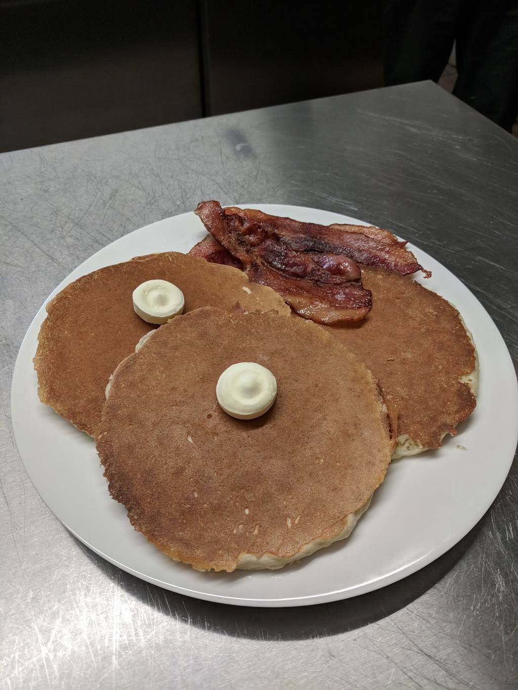 Korner Perk | restaurant | 101 Broadway, Tillsonburg, ON N4G 3P5, Canada | 5194094400 OR +1 519-409-4400