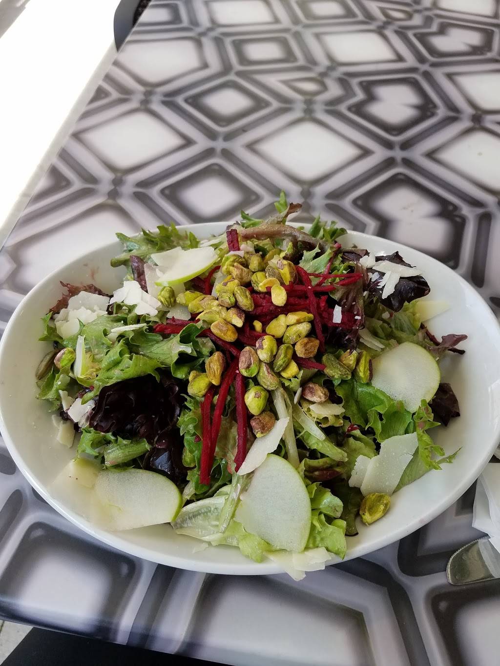 LYFE Kitchen | restaurant | 831 N State St, Chicago, IL 60611, USA | 3129678600 OR +1 312-967-8600