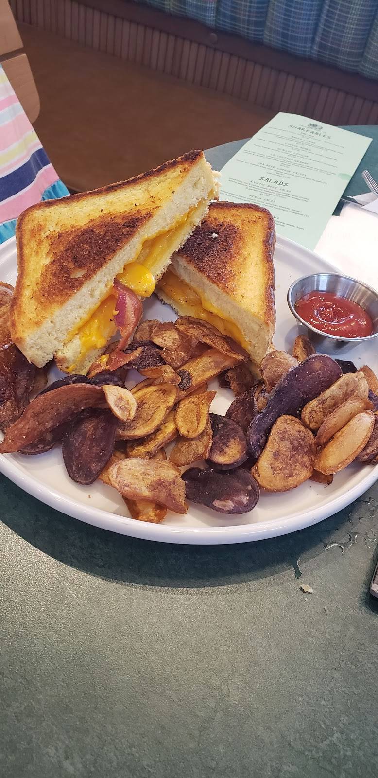 Hacienda Beer Co. North Ave Taproom | restaurant | 2018 E North Ave, Milwaukee, WI 53211, USA | 4142967200 OR +1 414-296-7200