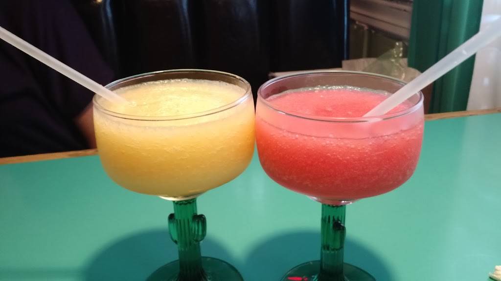 El Caporal Mexican restaurant | restaurant | 2209 Meadow Dr, Louisville, KY 40218, USA | 5024737840 OR +1 502-473-7840