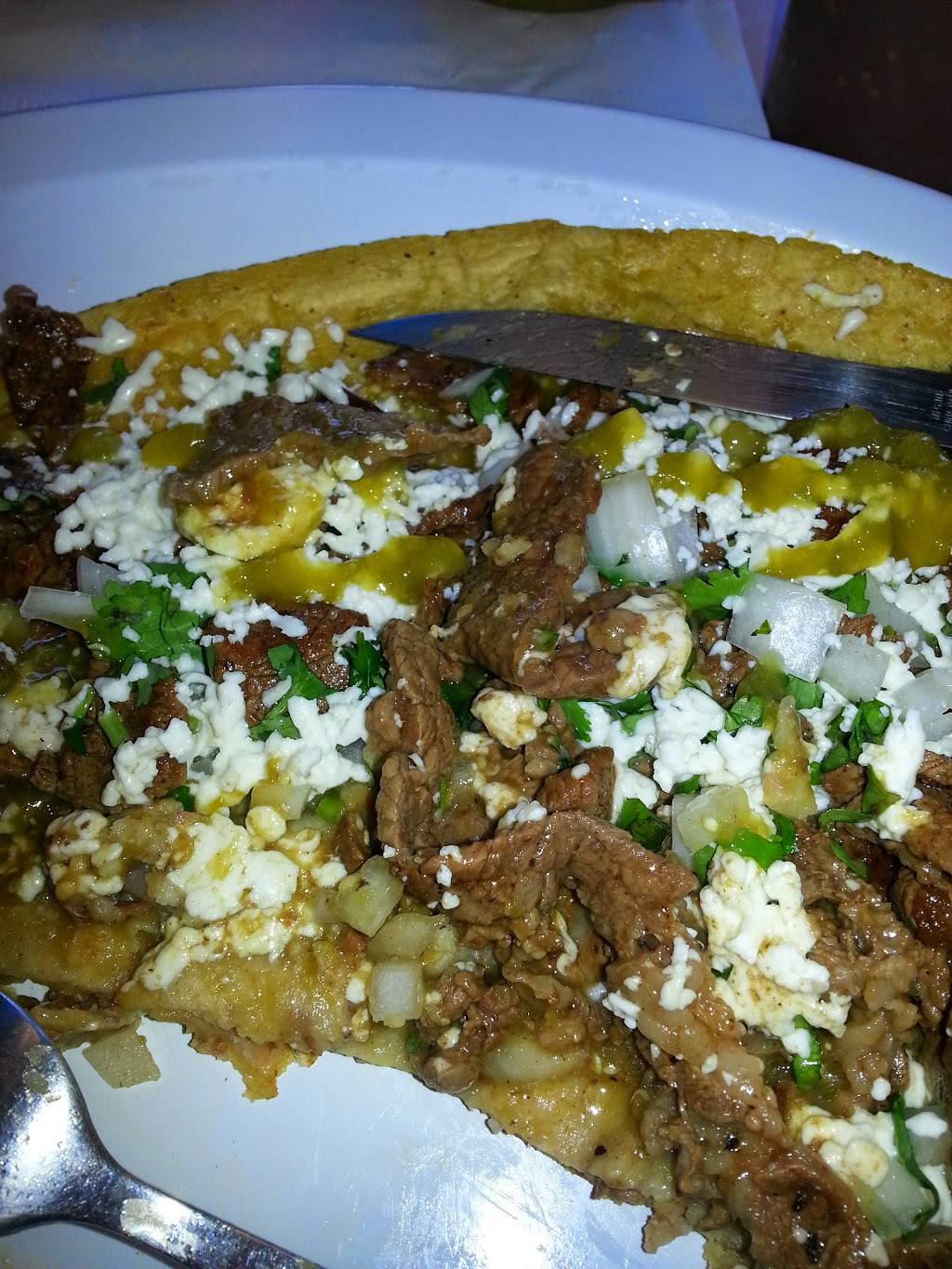 Huaraches Dona Chio | restaurant | 3119 W Lawrence Ave, Chicago, IL 60625, USA | 7733535000 OR +1 773-353-5000